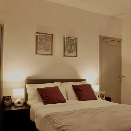Apartment Contemporary Studio Birmingham